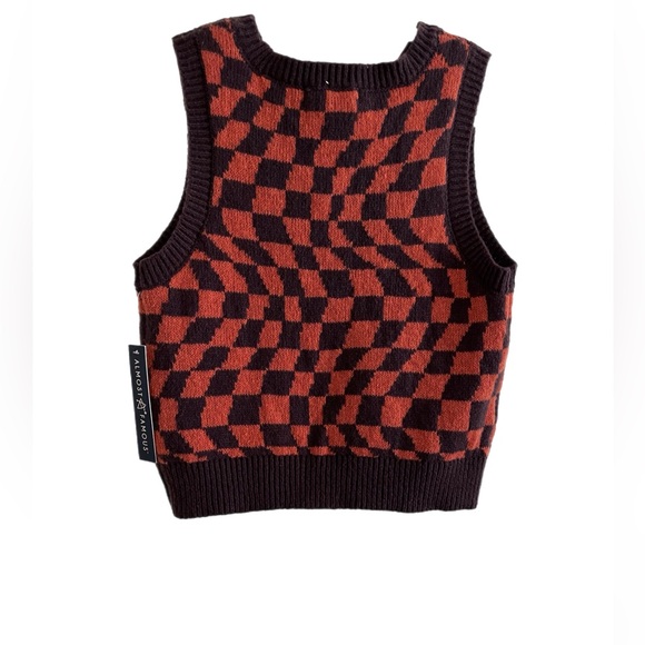 🧡Almost Famous Orange and Brown Checkered Swester Vest🪩 - Picture 7 of 11